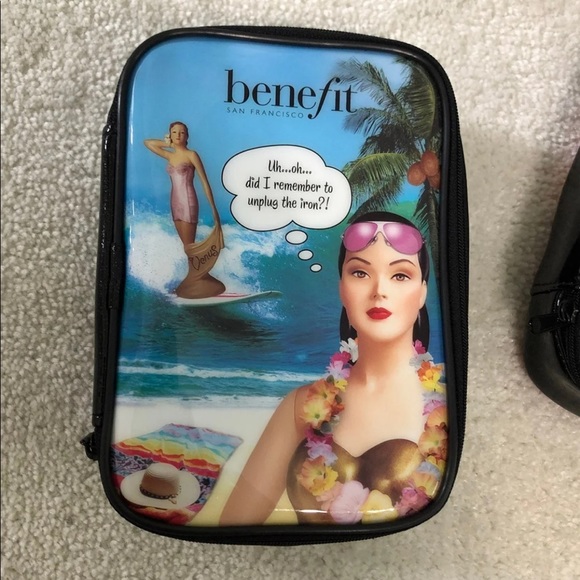 BENEFIT Cosmetics Storage Pouch DUO - Picture 5 of 12